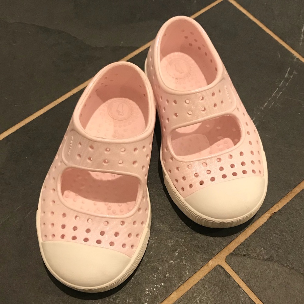 Native Shoes - Pink - Juniper Size 5